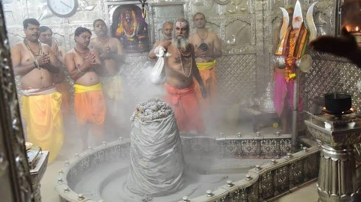 महाकाल मंदिर: अब भस्म आरती में शामिल होना हुआ आसान, ऑफलाइन अनुमति प्रक्रिया में बड़ा बदलाव